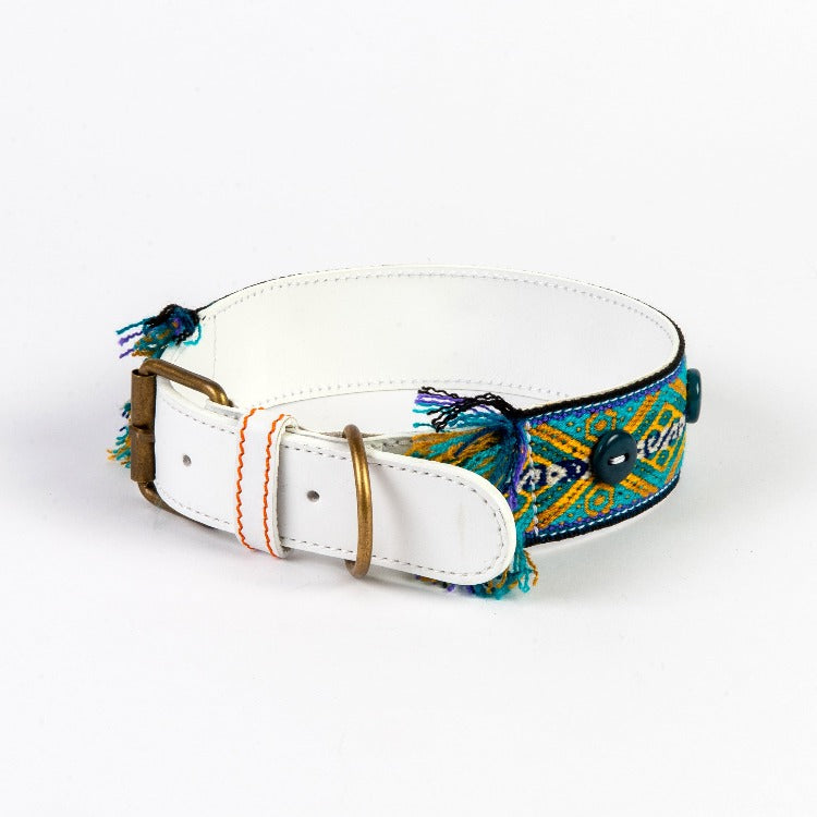 ETHNIC Dog Collar Cavlicious Dogs love munay wit met blauw en tagua noten