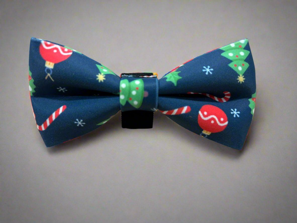 beautiful christmas collar with detachable bow.