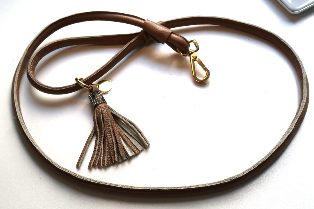 dog leash rolled leather in beige with crystals