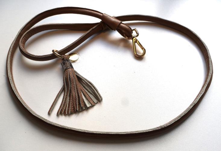 dog leash rolled leather in beige with crystals